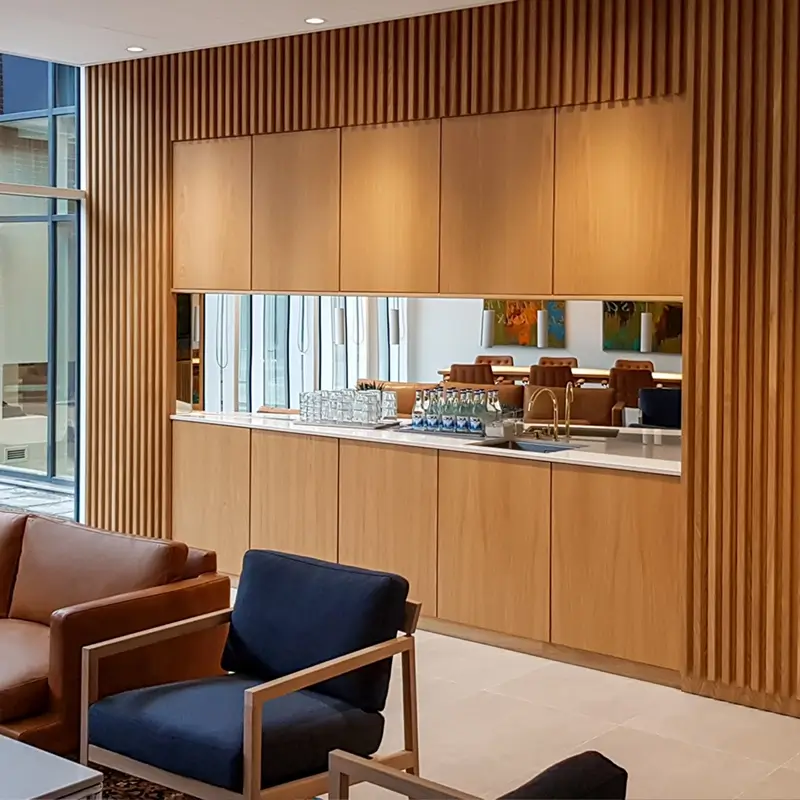 Närbild på ribbpanel — hantverk från Inredo